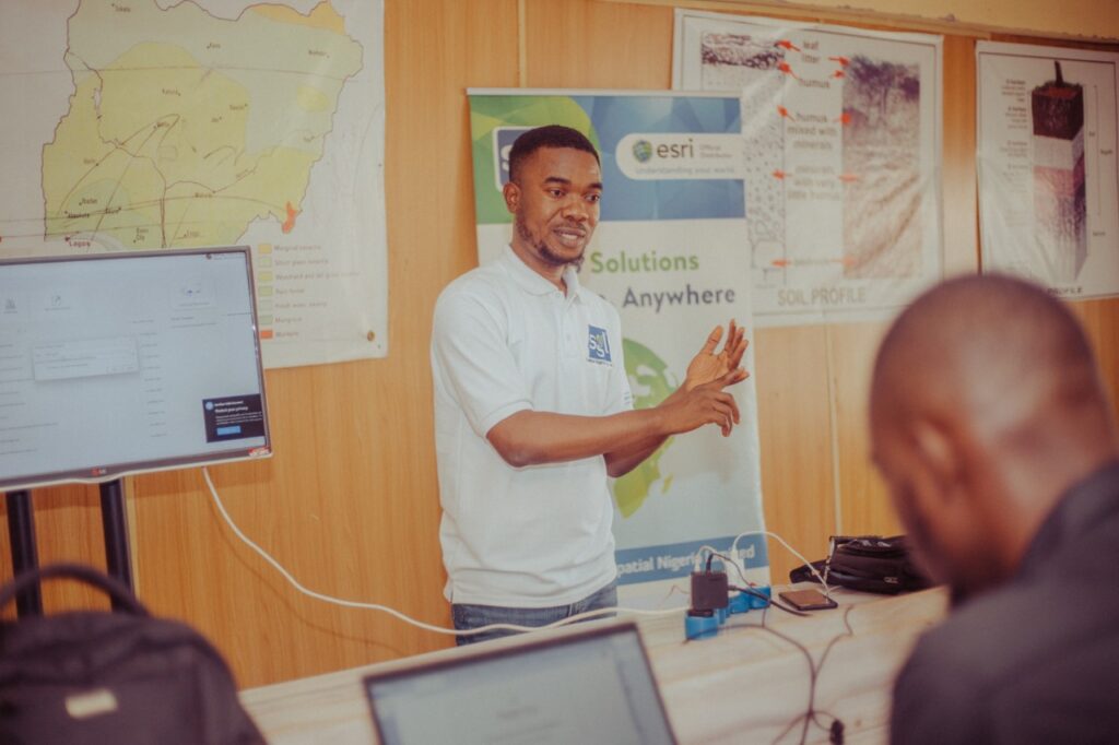 Mr Iyinoluwa Ojumu training the students of UniAbuja on some GIS applications 